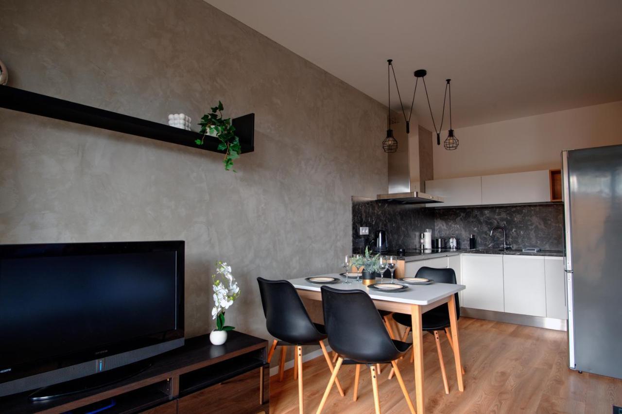 Apartman Kmetova So Sukromnym Parkovanim Zdarma, 5 Min Peso Do Centra Košice Exterior foto